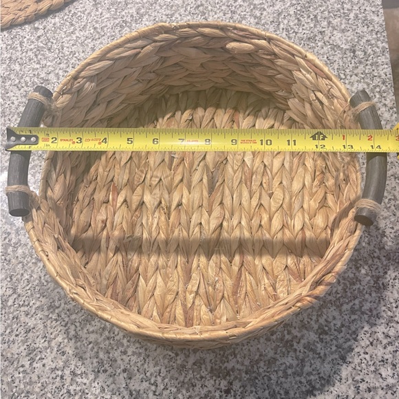 Wicker table basket - Picture 3 of 5